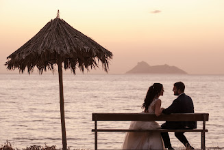 Wedding photographer Manos Chalampalakis. Photo of 02.05.2023