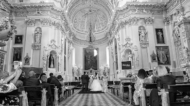 Düğün fotoğrafçısı Robertinas Valyulis. Fotoğraf 13.05.2019 tarihinde
