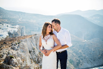 Wedding photographer Kostis Karanikolas. Photo of 04.04.2024