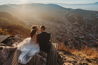 Fotografo di matrimoni Ionut Capatina. Foto del 28.10.2019