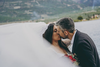 Huwelijksfotograaf Aris Konstantinopoulos. Foto van 08.04.2024