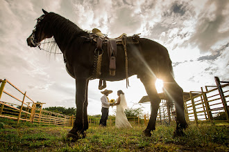 婚禮攝影師Oziel Vazquez. 29.02.2024的照片