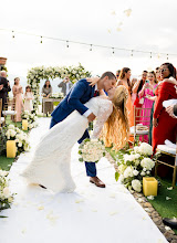 Wedding photographer Andres Vélez. Photo of 27.04.2025