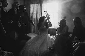 Wedding photographer Yiannis Tepetsiklis. Photo of 27.10.2025