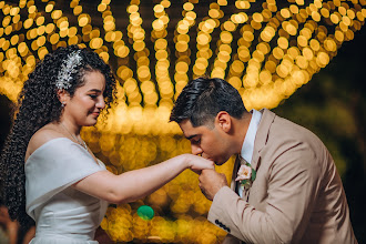 Wedding photographer Hernan Monroy. Photo of 10.09.2024