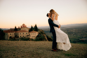 Wedding photographer Greg Dourtounis. Photo of 17.11.2023