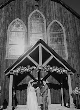 Wedding photographer Jackie Larkin. Photo of 05.03.2025