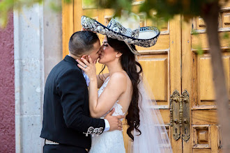 Wedding photographer Edgar Covarrubias. Photo of 18.12.2018