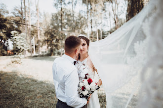 Jurufoto perkahwinan Oleksandr Radeskul. Foto pada 09.10.2019