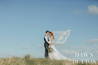 Wedding photographer Dawn Dutton. Photo of 11.05.2023