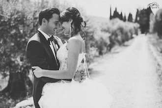 Wedding photographer Valentin Torterolo. Photo of 14.04.2019