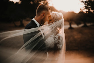 Wedding photographer Oliver Jenkins. Photo of 05.06.2019