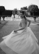 Wedding photographer Tania Calini. Photo of 28.10.2025