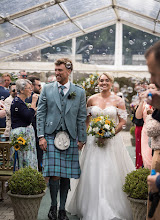 Wedding photographer Claire Tennant. Photo of 25.09.2024