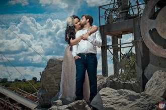 婚禮攝影師Rony Karlos. 11.05.2020的照片