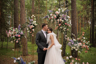 Düğün fotoğrafçısı Vika Mitrokhina. Fotoğraf 24.01.2024 tarihinde