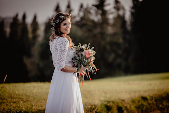 Jurufoto perkahwinan Konrad Kaczmarek. Foto pada 13.04.2021