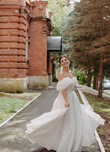 ช่างภาพงานแต่งงาน Evgeniya Izotina. ภาพเมื่อ 27.08.2025