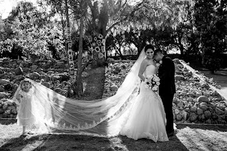 Wedding photographer Kareline García. Photo of 14.03.2024