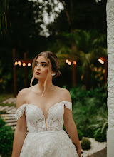 Wedding photographer Fabiana Carvalho. Photo of 11.09.2024