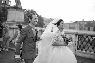 Jurufoto perkahwinan Andrea Laureani. Foto pada 06.03.2023