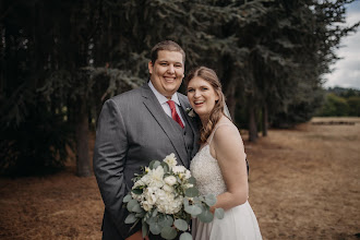 Wedding photographer Brittany Harris. Photo of 08.09.2019