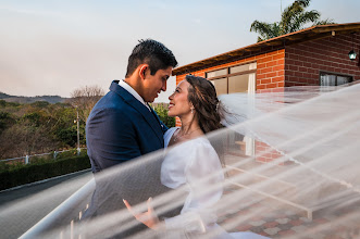 Fotógrafo de bodas Alex Criollo. Foto del 11.02.2025