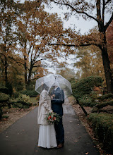Wedding photographer Kata Buduczki. Photo of 04.12.2023