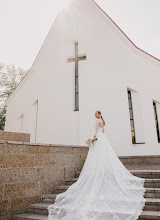 Düğün fotoğrafçısı Yulya Karpova-Sofina. Fotoğraf 26.07.2022 tarihinde