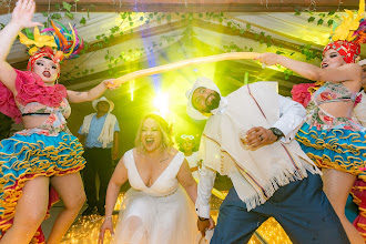 Wedding photographer Alex Piedrahita. Photo of 25.06.2025