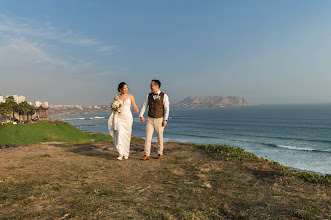 Wedding photographer Percy Rodriguez. Photo of 01.06.2025