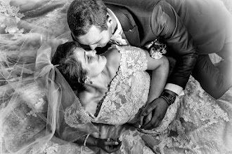 Wedding photographer Robert Szentannai. Photo of 20.02.2020