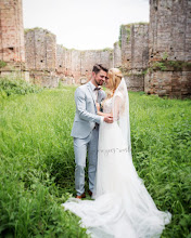 Fotografo di matrimoni Yvonne James. Foto del 21.03.2019