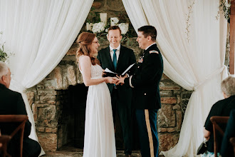 Wedding photographer Allison White Steinquest. Photo of 29.12.2019