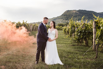 婚礼摄影师Veronika Csizmazia-Kaproncai. 02.05.2024的图片