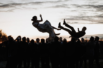 Wedding photographer Carolina Lux Mosquera. Photo of 14.10.2025