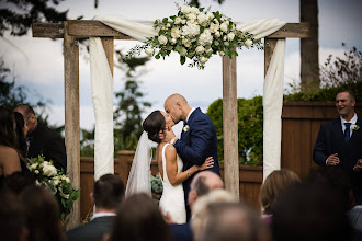 Photographe de mariage Holly Firth Russell. Photo du 27.04.2023