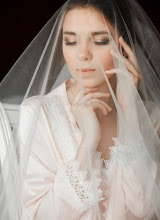 Jurufoto perkahwinan Alina Naumova. Foto pada 09.07.2019