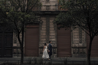 婚禮攝影師Cesar Corona. 12.05.2025的照片