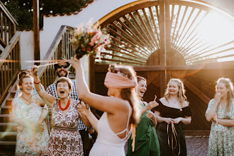 Düğün fotoğrafçısı Vlaďka Höllova. Fotoğraf 01.08.2023 tarihinde