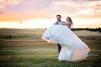 Fotógrafo de bodas Tina Joiner. Foto del 25.08.2022