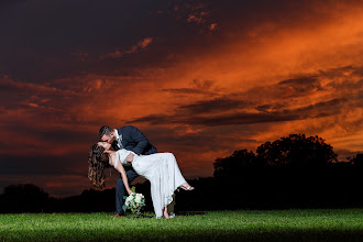 Wedding photographer Tony Smith. Photo of 25.10.2018