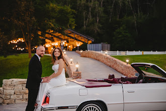 Wedding photographer Marius Valentin. Photo of 12.10.2025