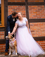 Nhiếp ảnh gia ảnh cưới Karoline Reher. Ảnh trong ngày 10.06.2022