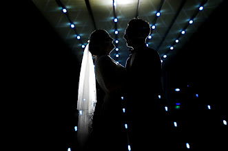 婚禮攝影師Costi Manolache. 03.06.2024的照片