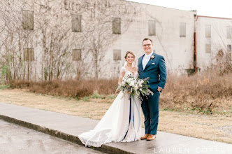 Wedding photographer Lauren Coffey. Photo of 08.09.2019