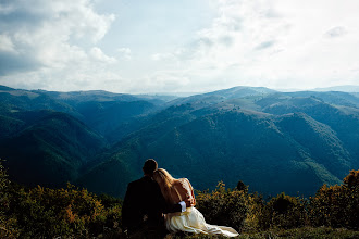 Wedding photographer Vlădu Adrian. Photo of 04.11.2018