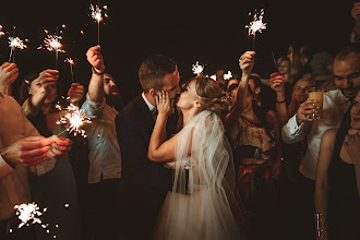 Fotógrafo de casamento Lola Kłodawska. Foto de 23.11.2018