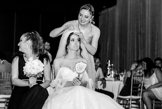 Wedding photographer Ruxandra Manescu. Photo of 08.05.2025
