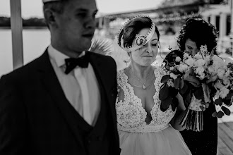 Fotograful de nuntă George Dinu. Fotografie la: 04.12.2021